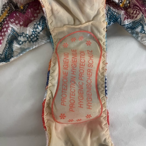 Missioni Bikini - Picture 3 of 5